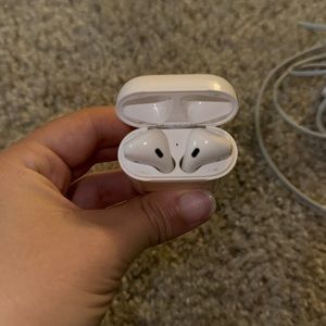 2nd Gen Apple AirPods